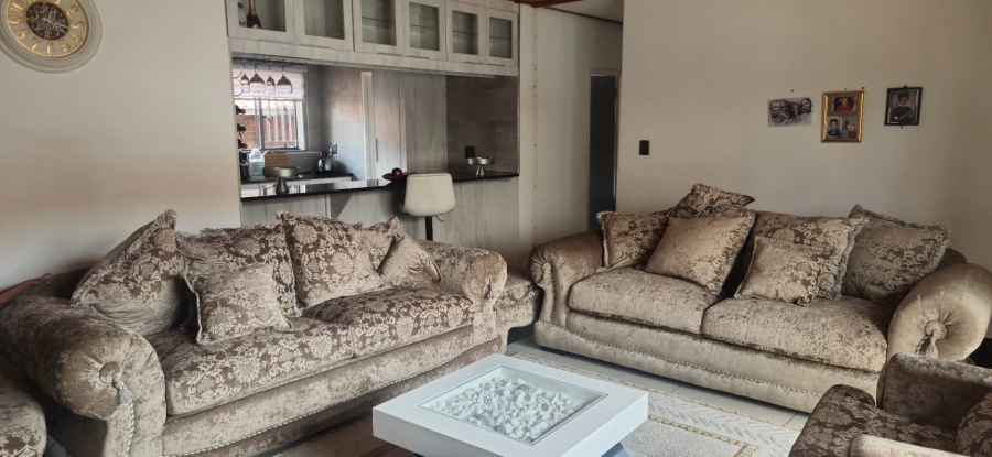  Bedroom Property for Sale in Heuwelsig Free State